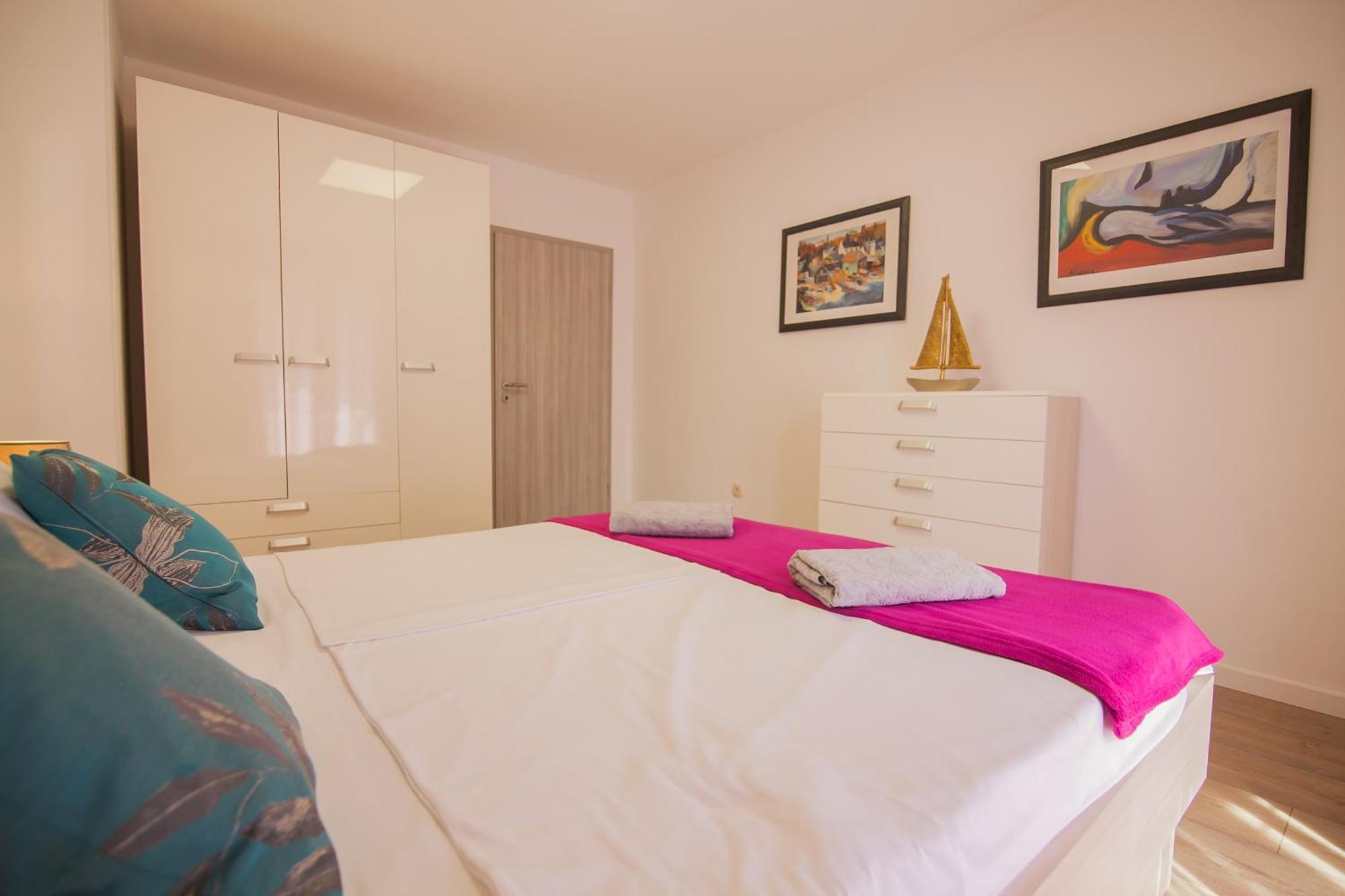 Helvetia Sunny Apartments Bol Exteriér fotografie