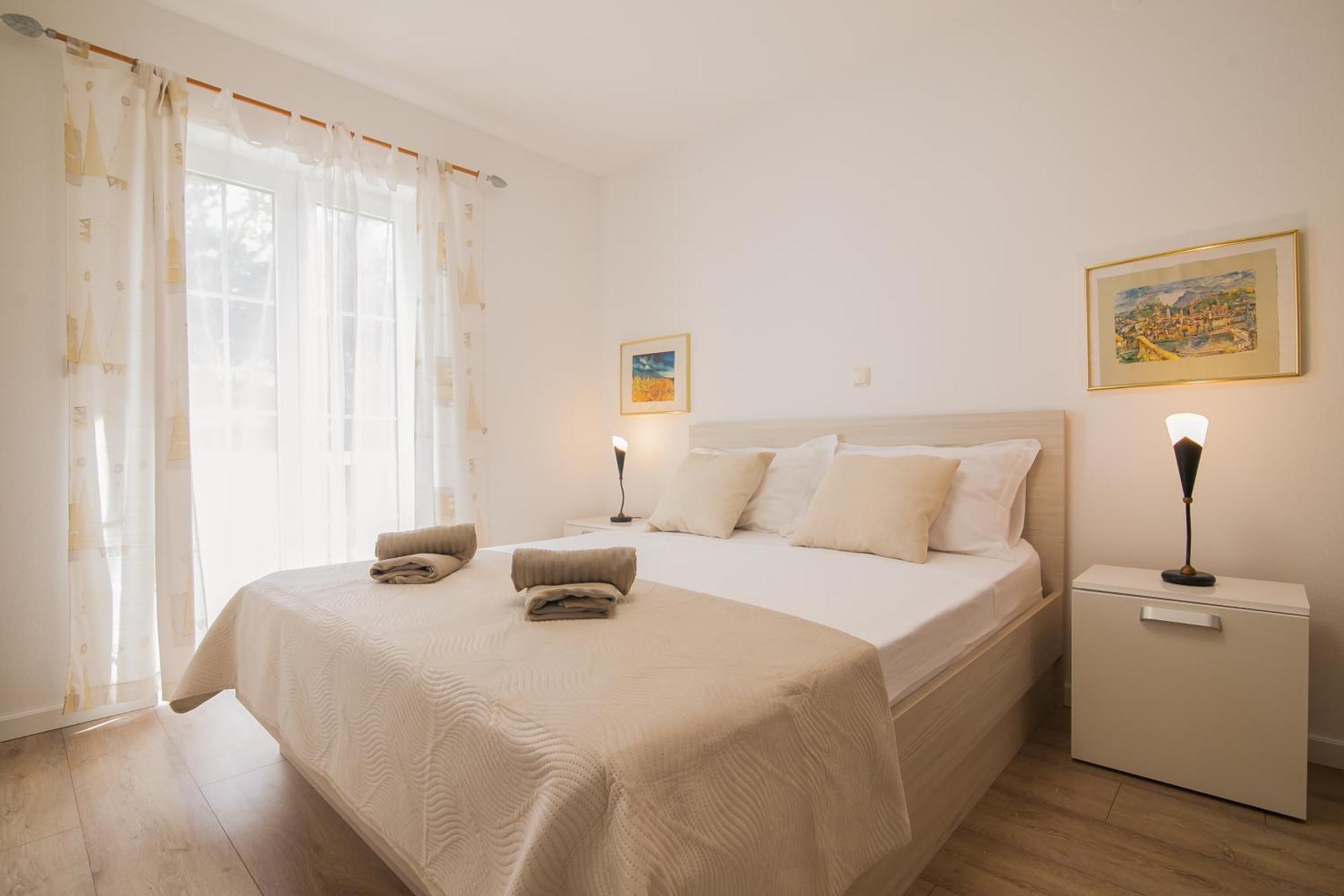 Helvetia Sunny Apartments Bol Exteriér fotografie